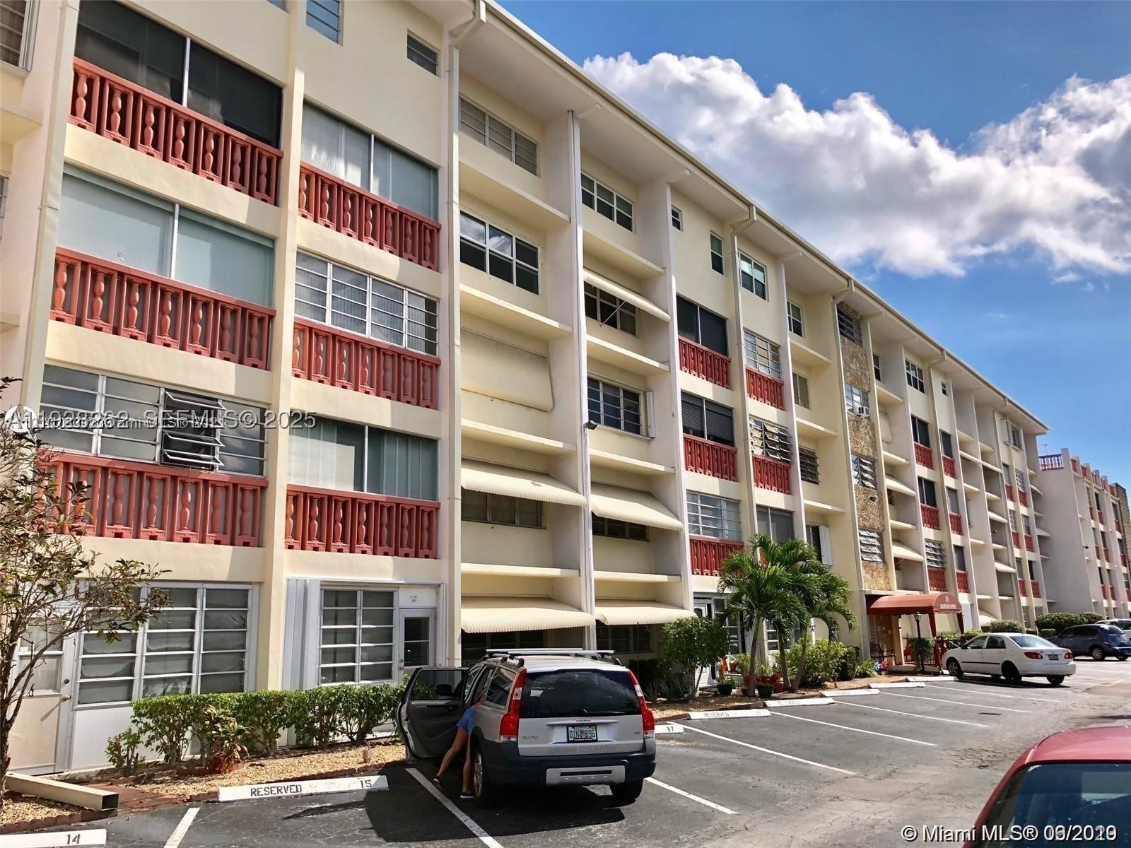 Hallandale Beach photo 1