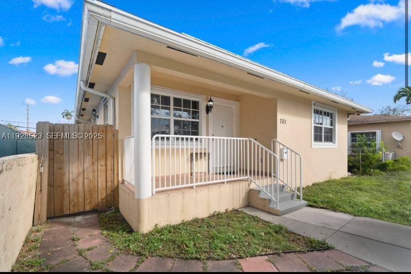 Hallandale Beach photo 1