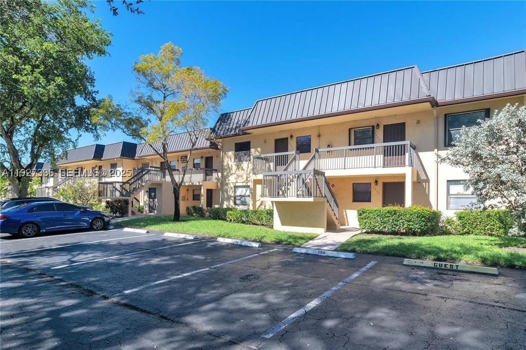 Pembroke Pines photo 1