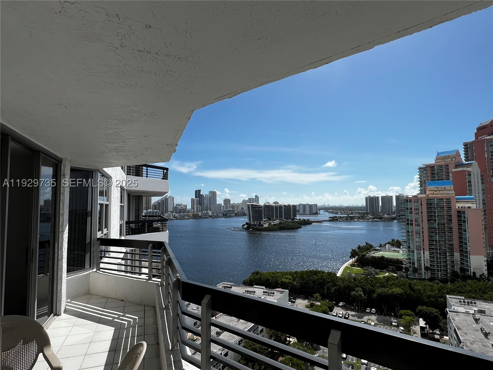 Aventura photo 2