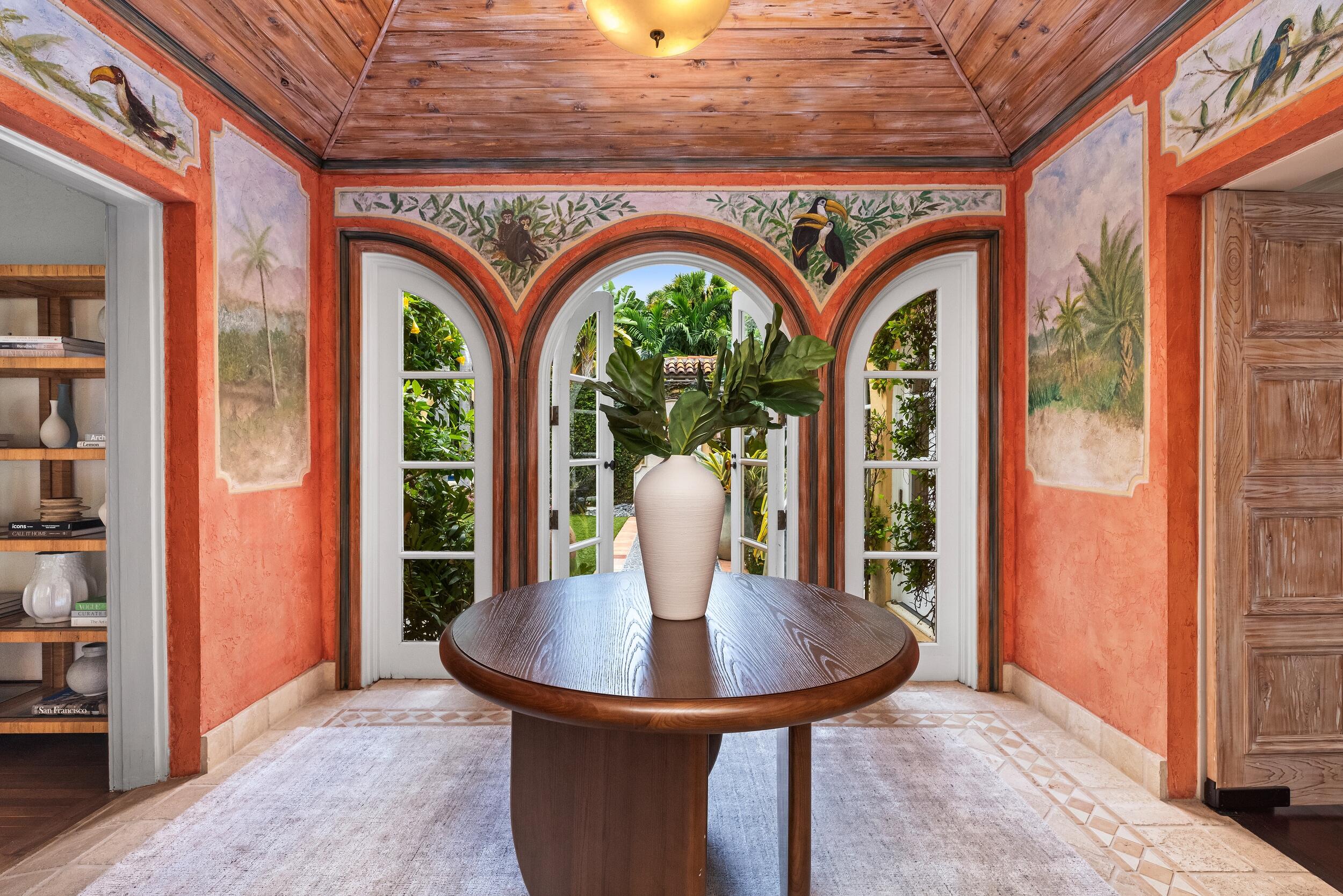 Palm Beach photo 3