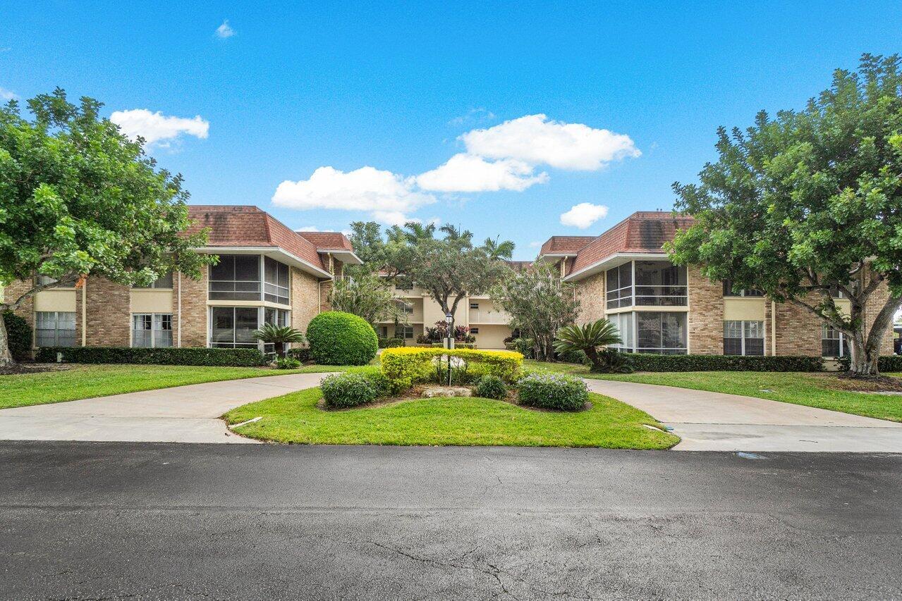 Palm Beach Gardens photo 1