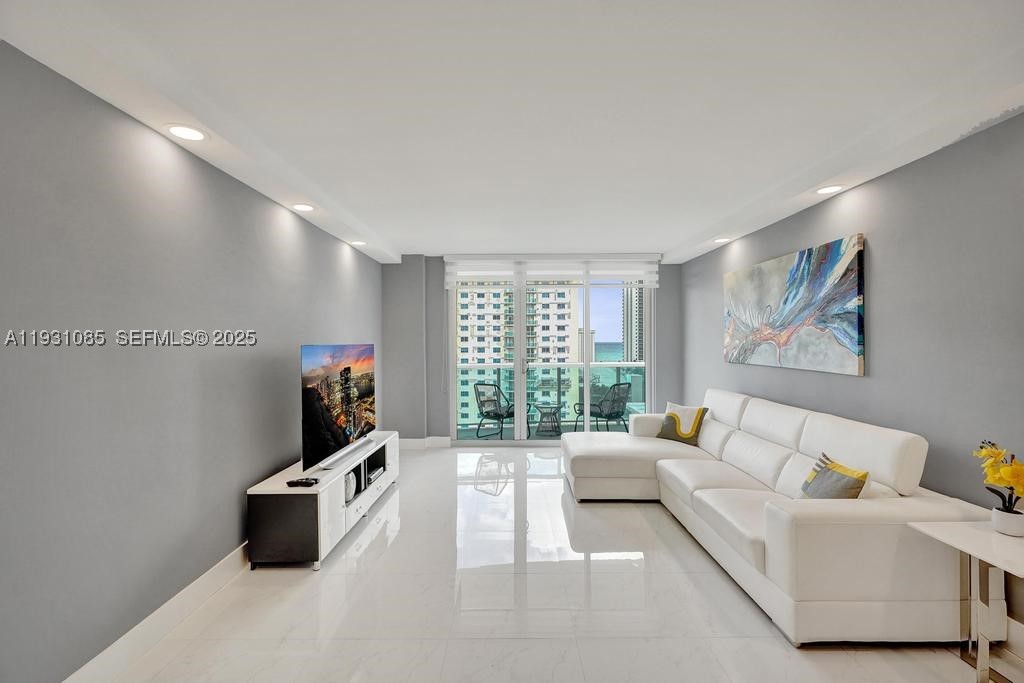 Sunny Isles Beach photo 2