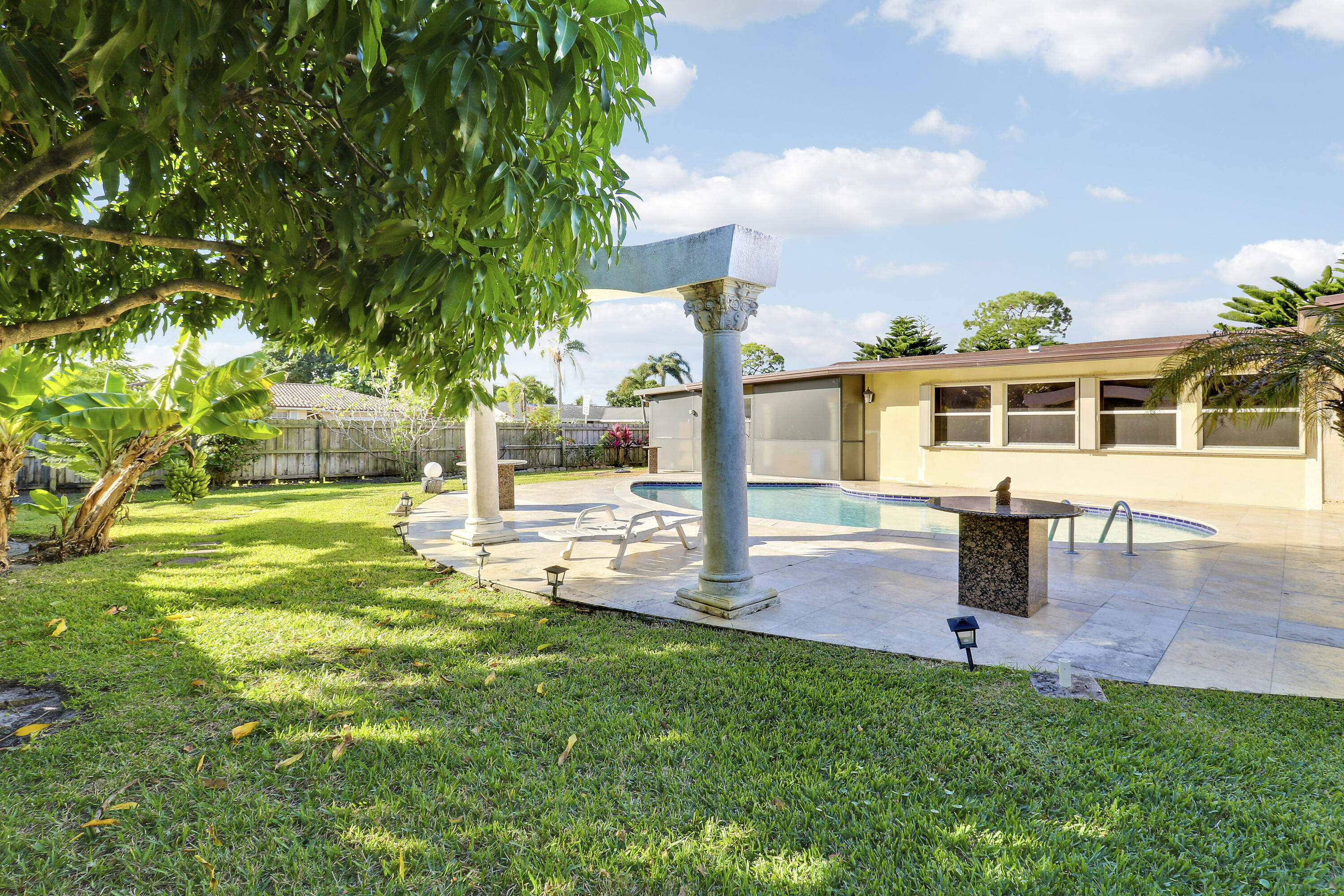 Palm Beach Gardens photo 3