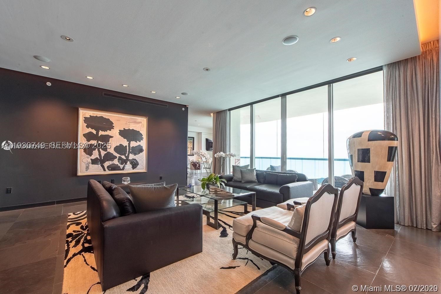 Sunny Isles Beach photo 1