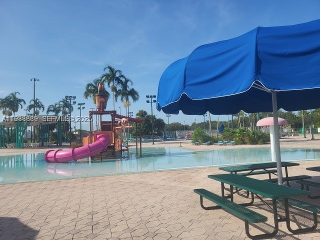 Pembroke Pines photo 2