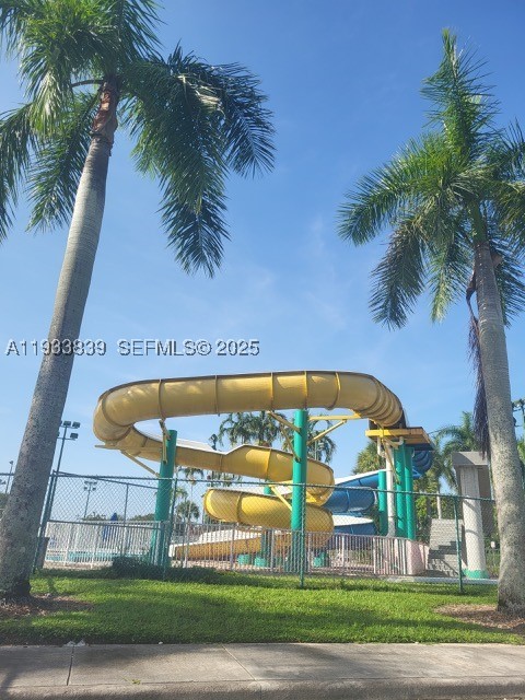 Pembroke Pines photo 3
