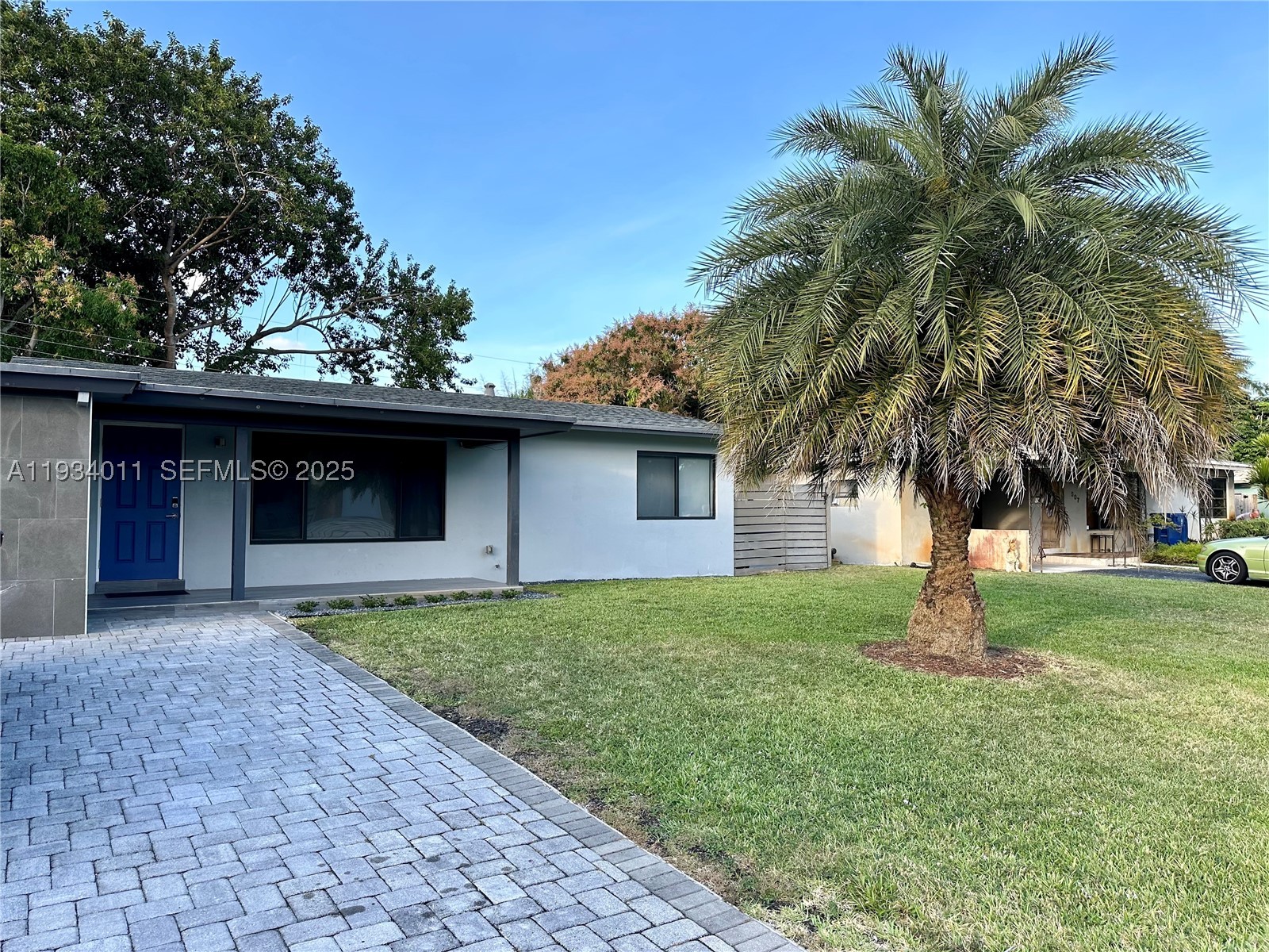 Wilton Manors photo 2