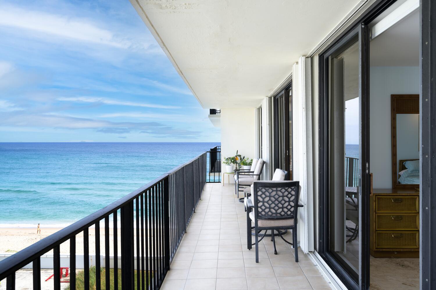 Palm Beach photo 1