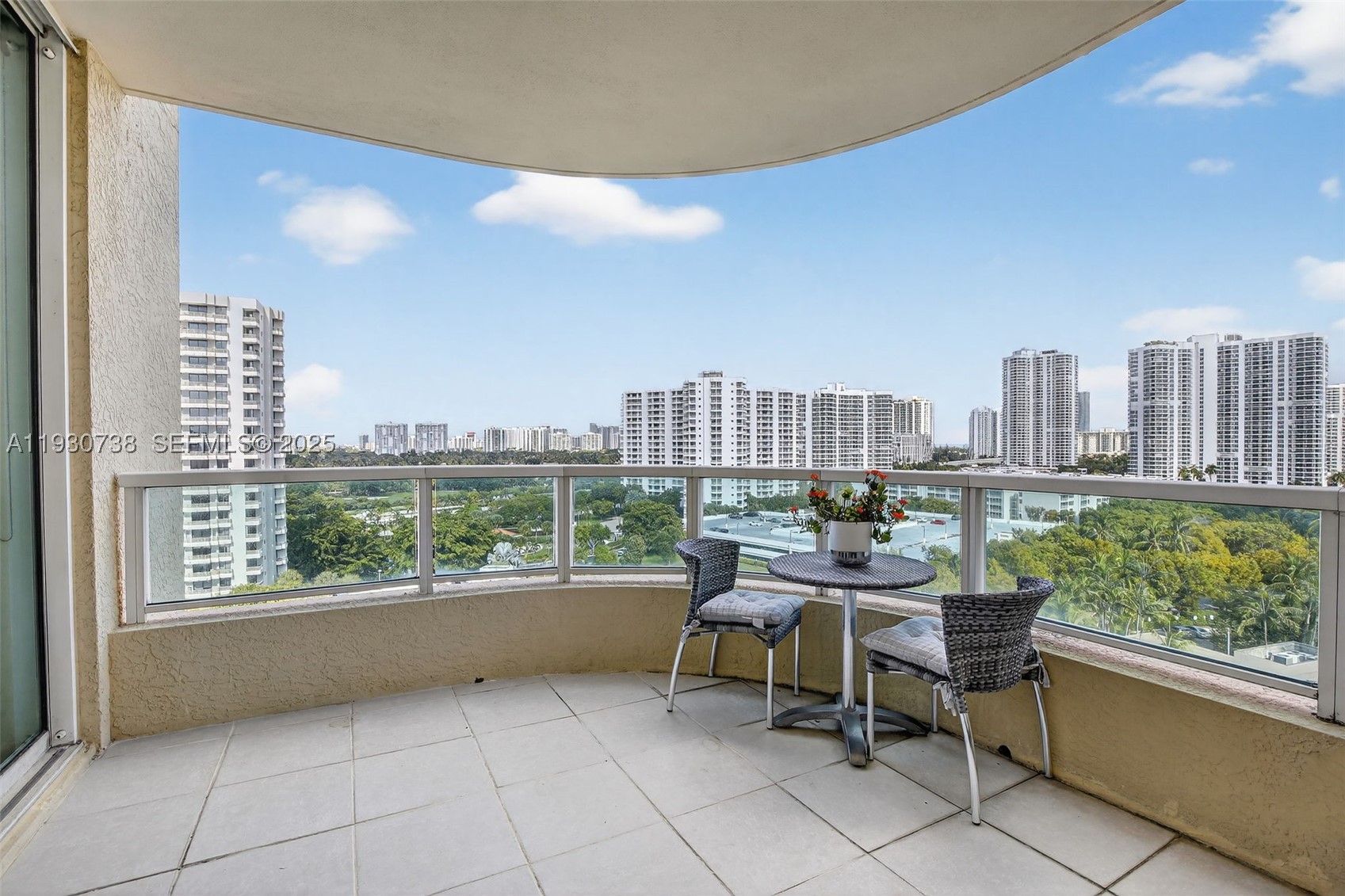 Aventura photo 5