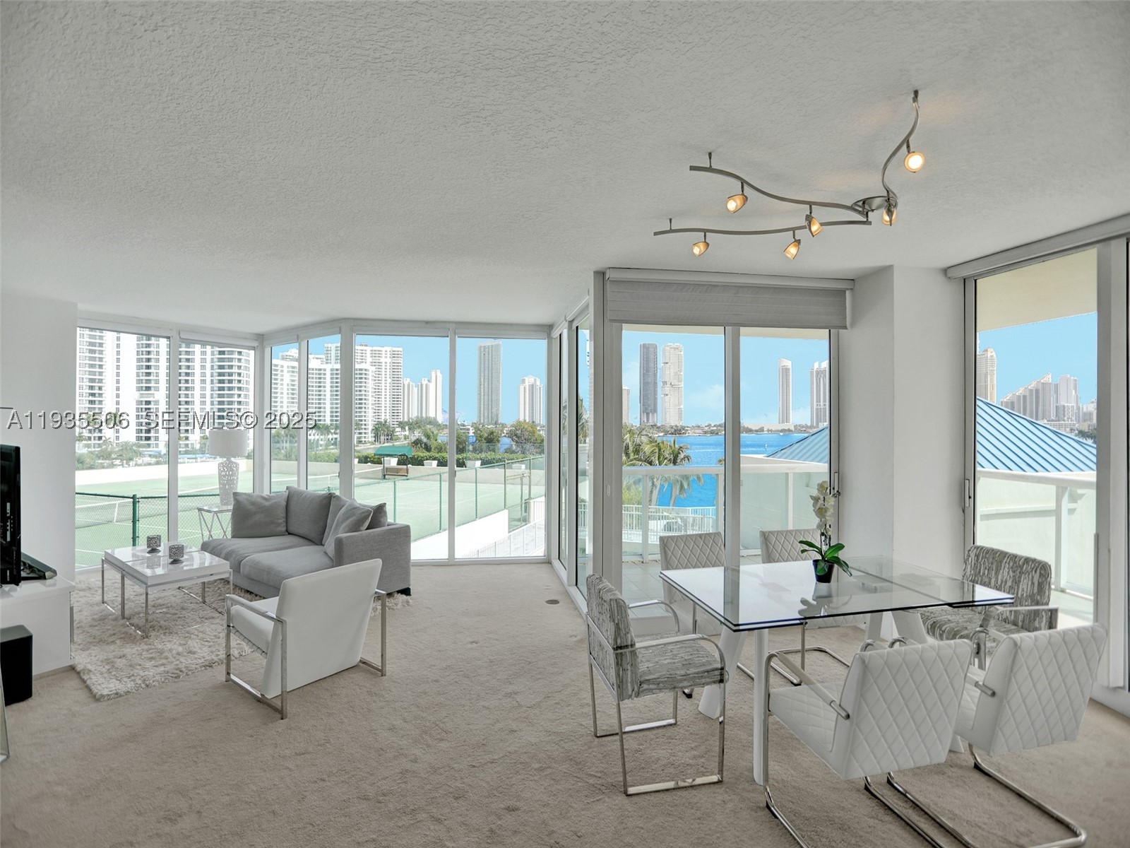 Aventura photo 1