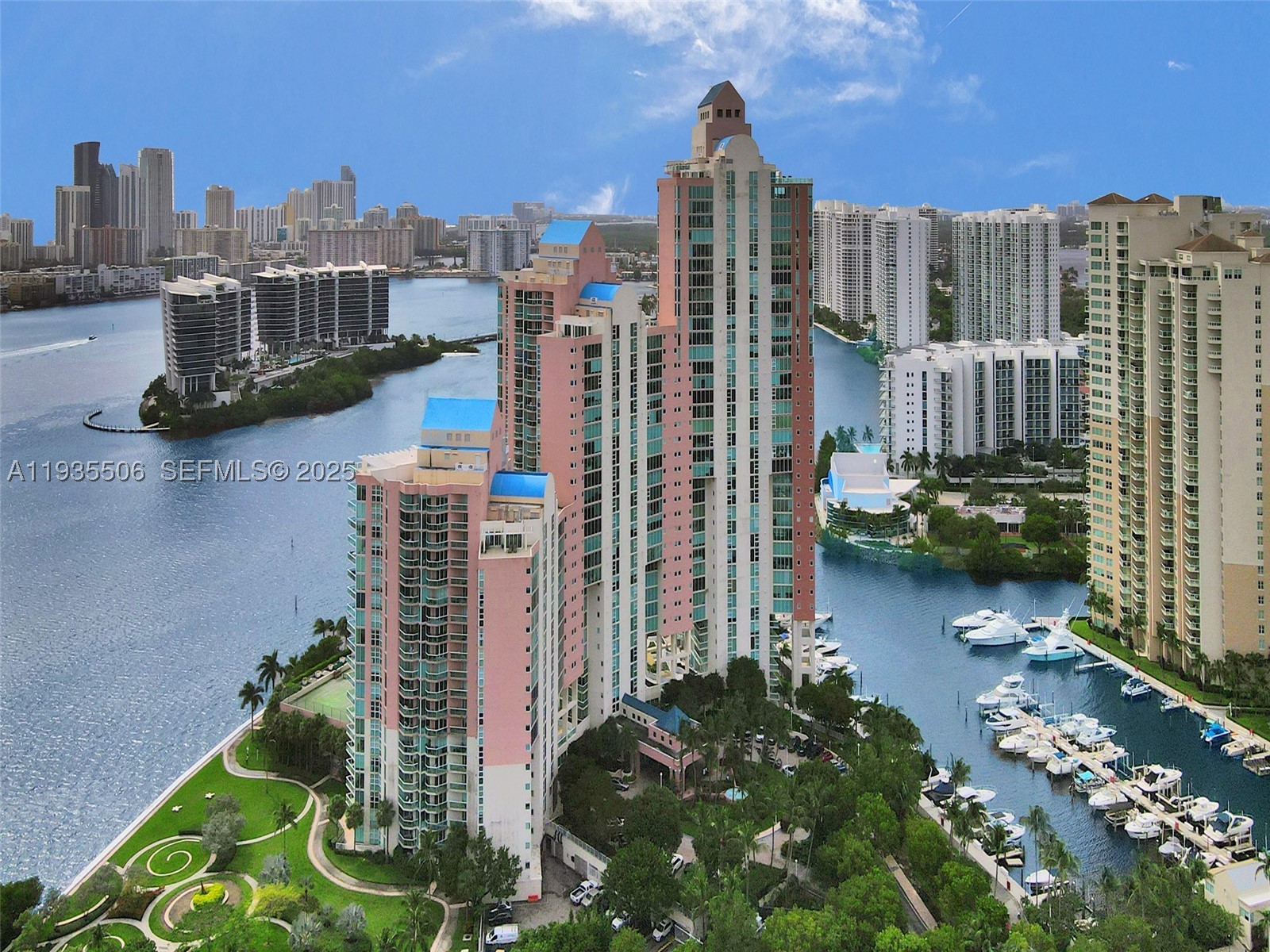 Aventura photo 4