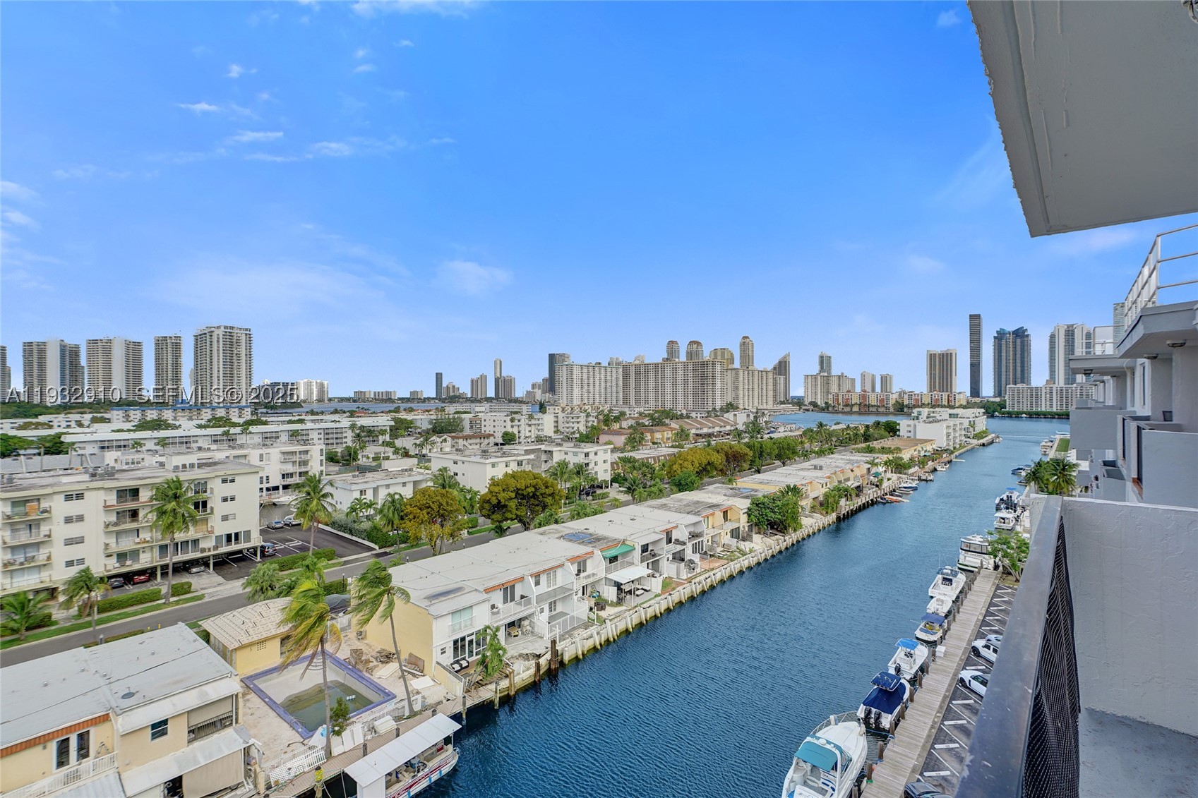 North Miami Beach photo 2