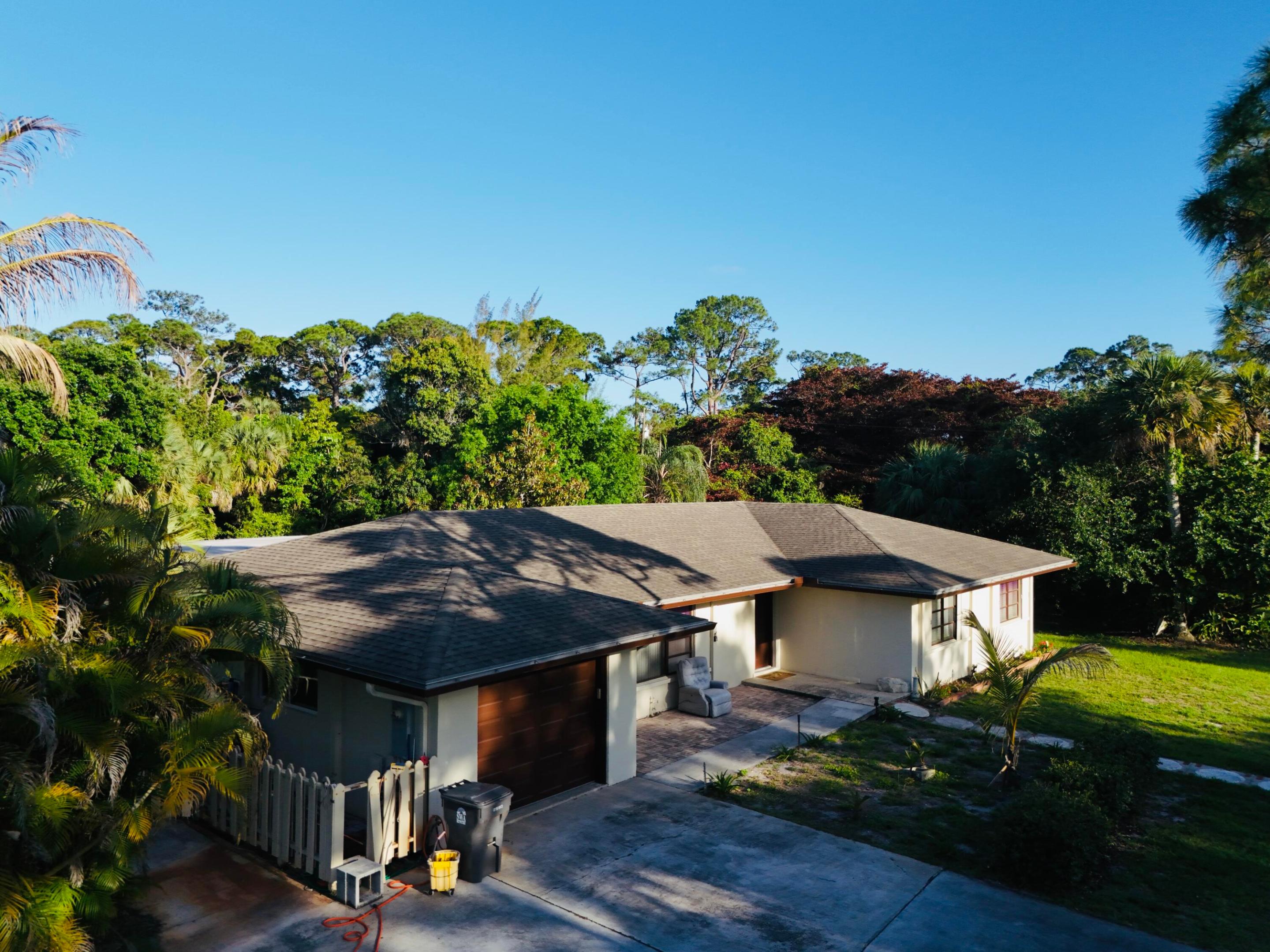 Palm Beach Gardens photo 1