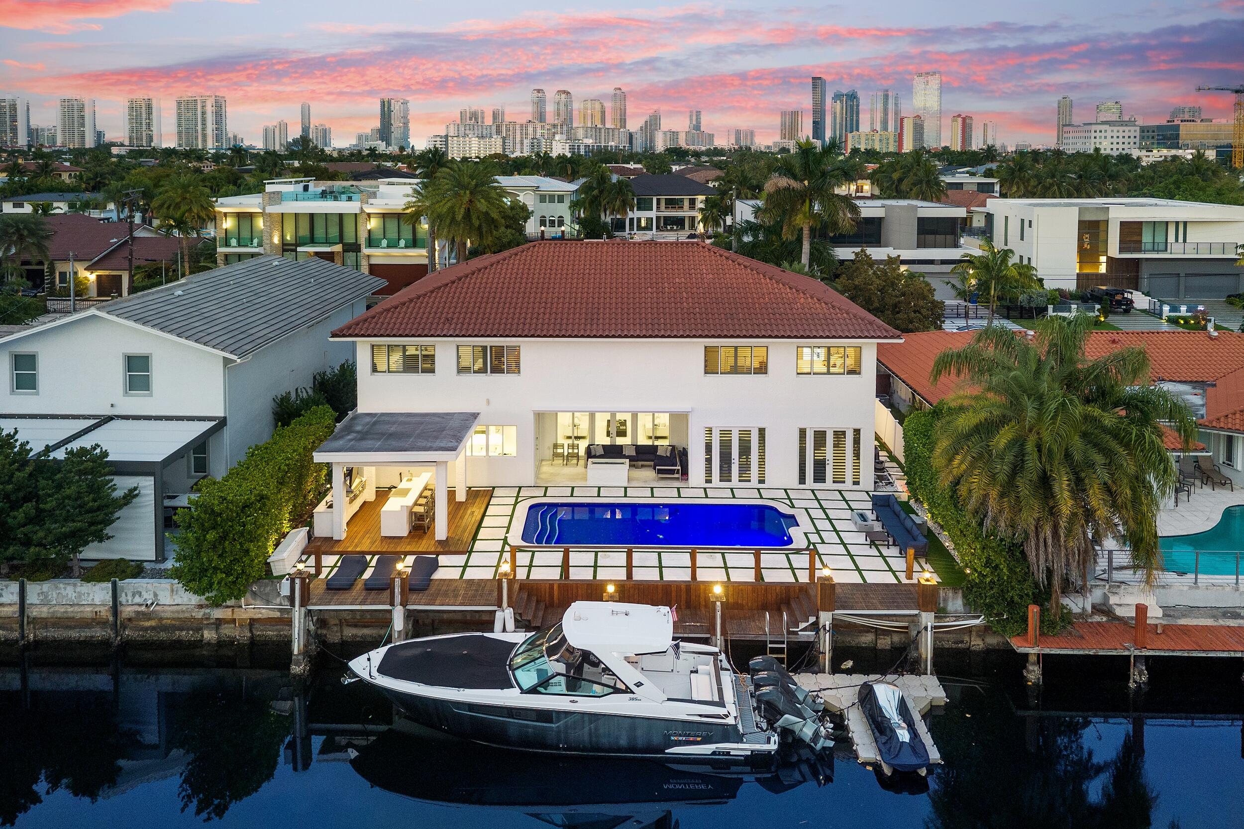North Miami Beach photo 1