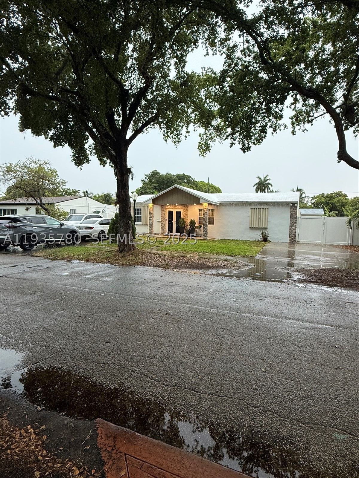 North Miami photo 2