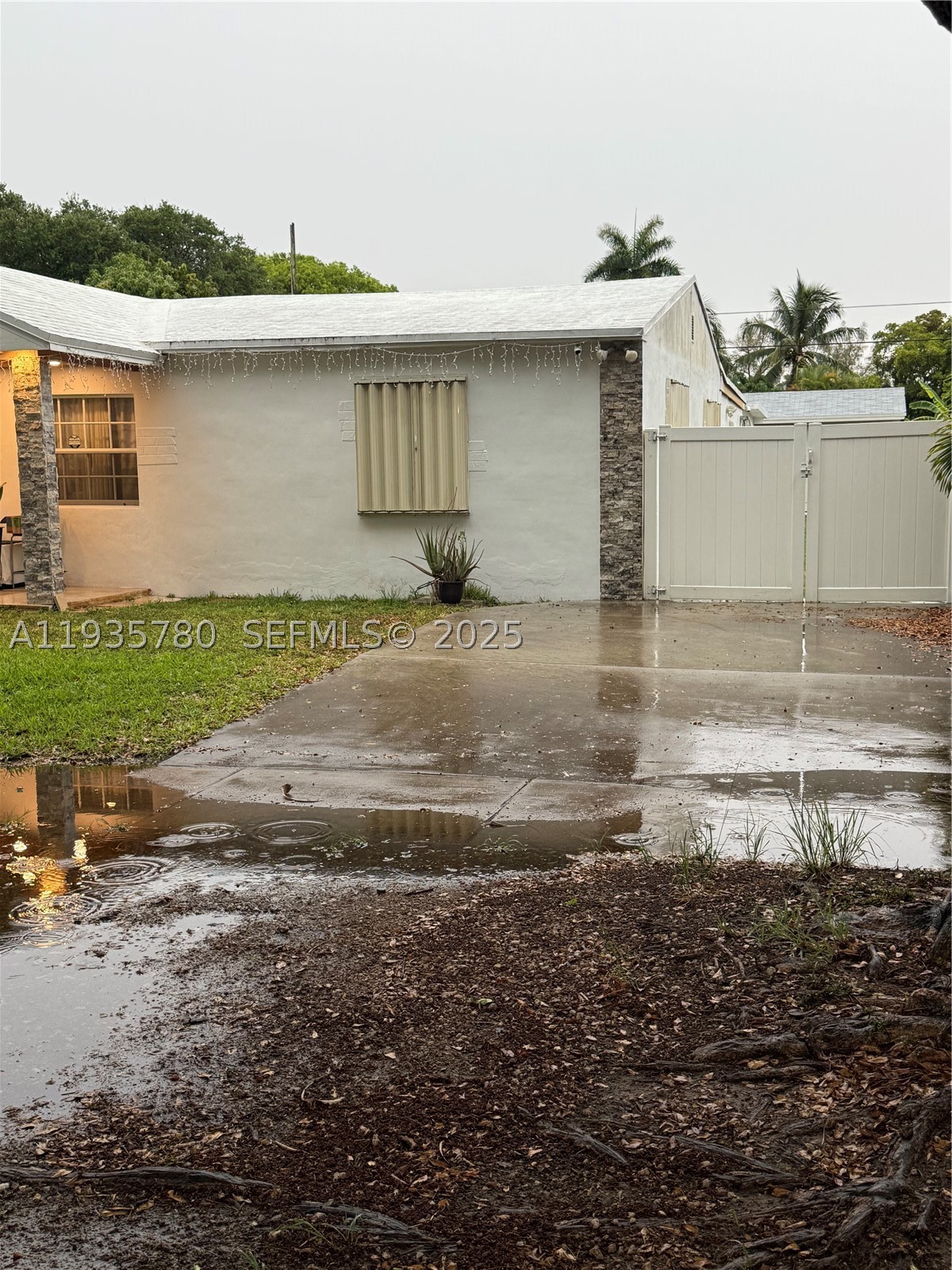 North Miami photo 3