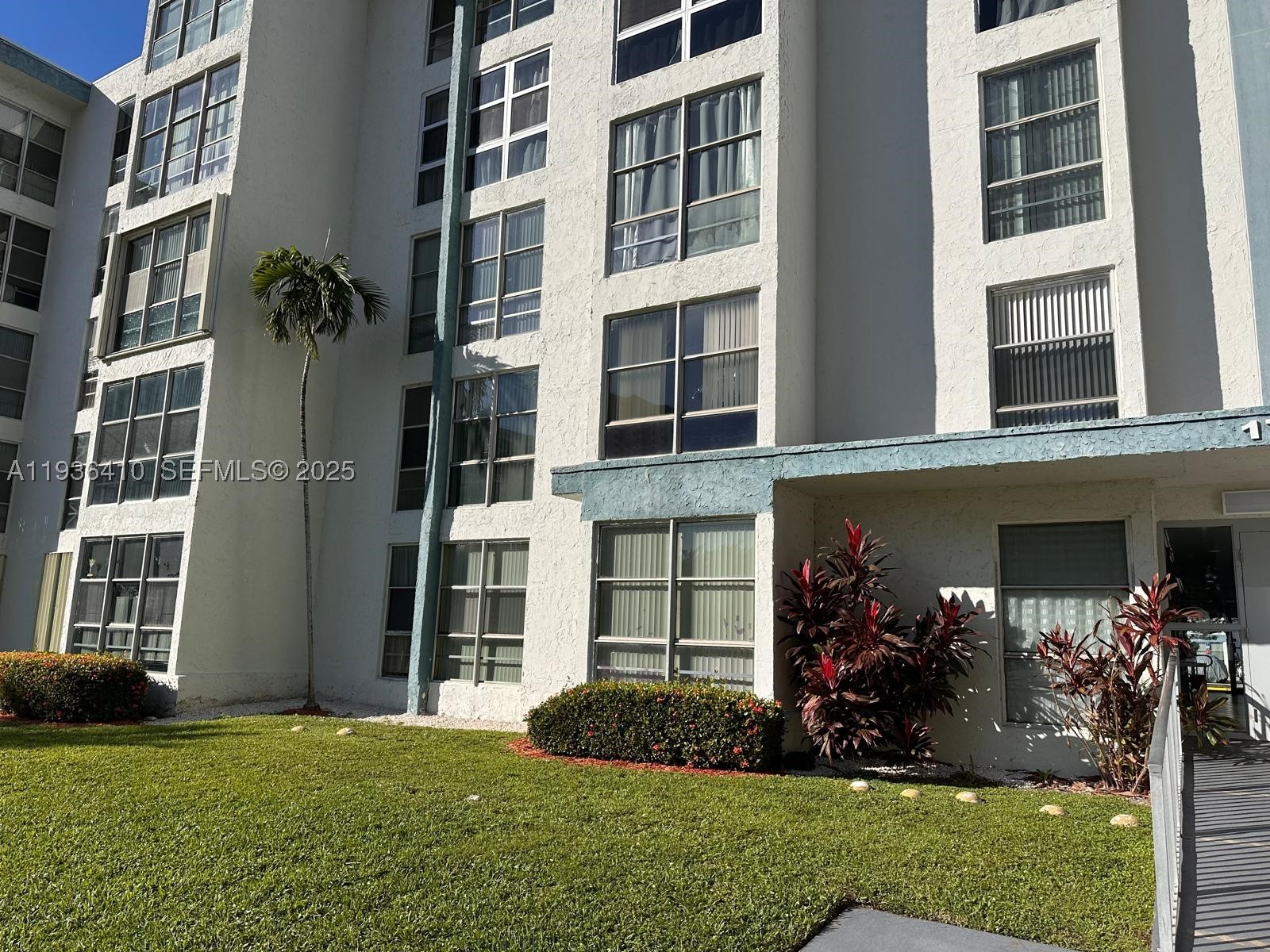 Sunny Isles Beach photo 2
