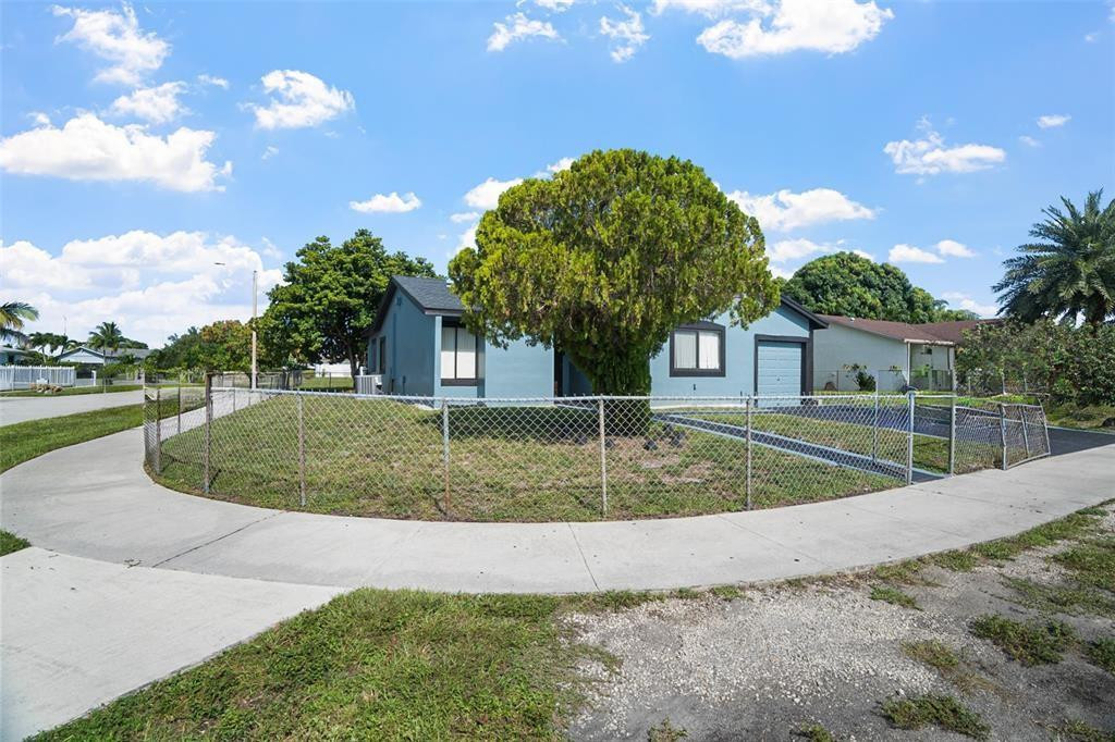 Miami Gardens photo 2
