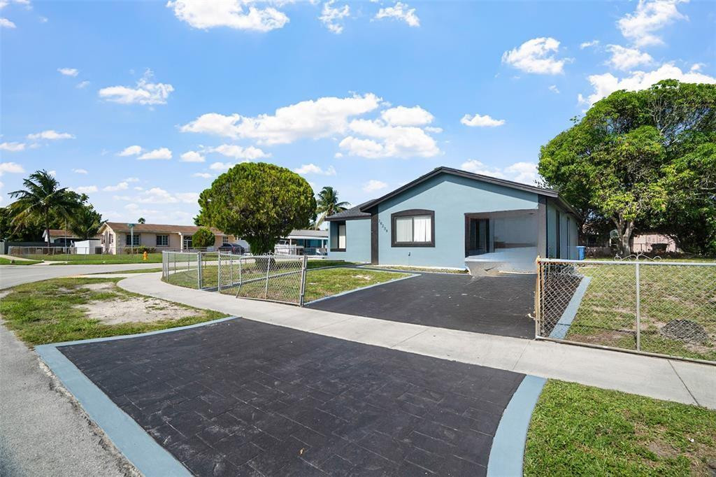 Miami Gardens photo 3