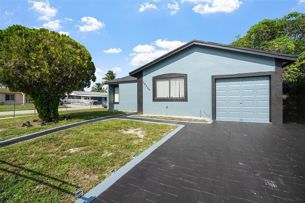 Miami Gardens photo 4
