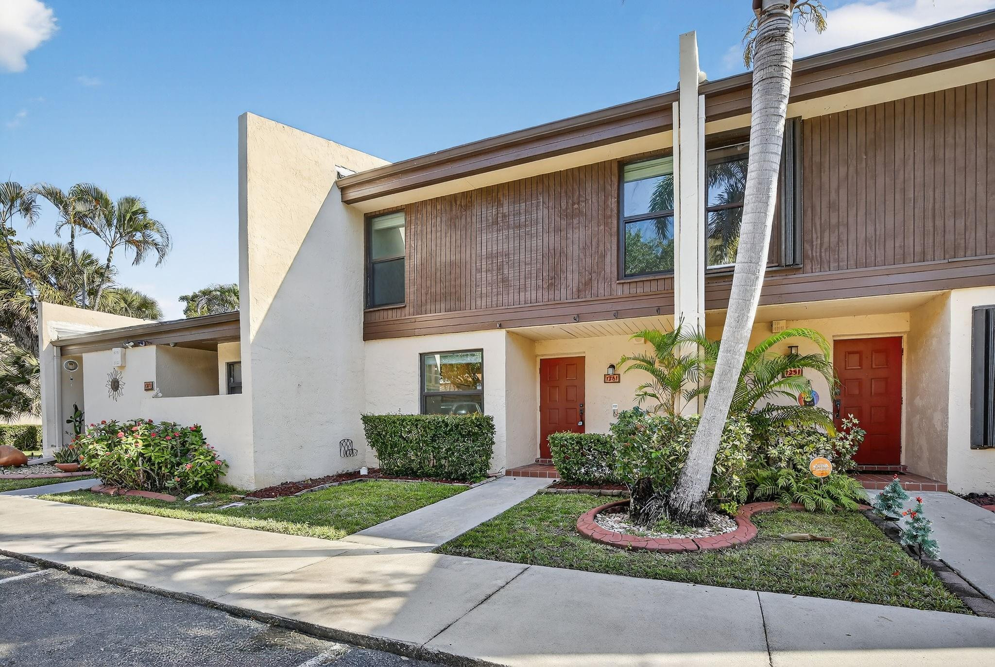 Pembroke Pines photo 2