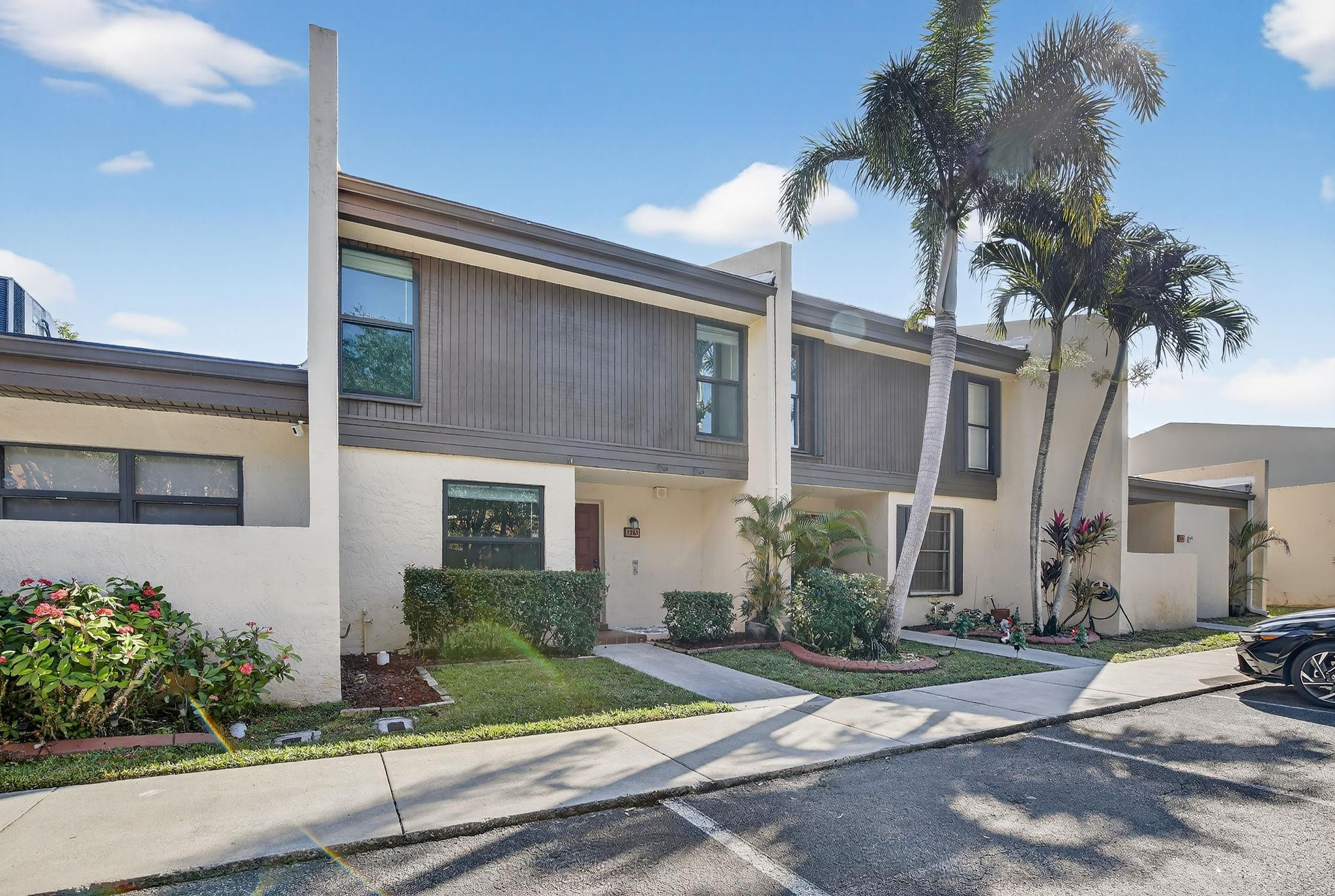 Pembroke Pines photo 3