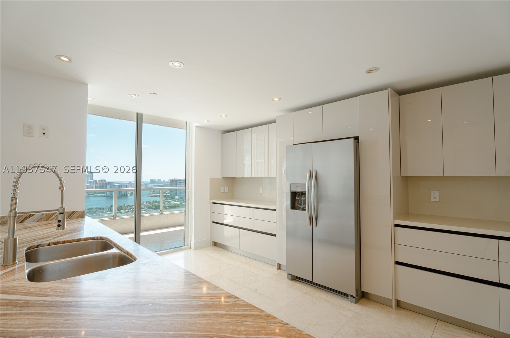 Aventura photo 3