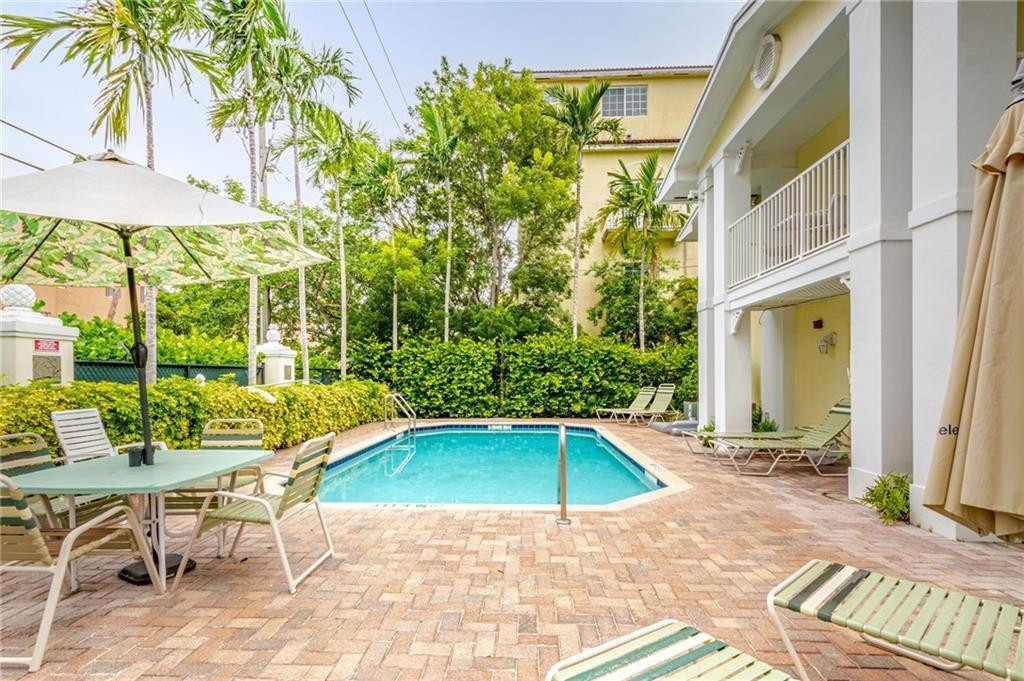 Wilton Manors photo 1