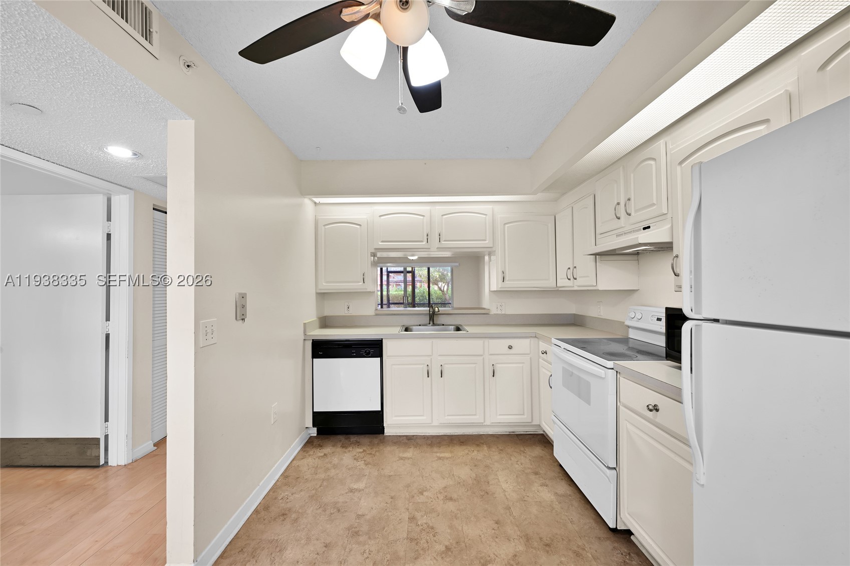 Pembroke Pines photo 4