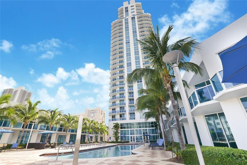 Hallandale Beach photo 4