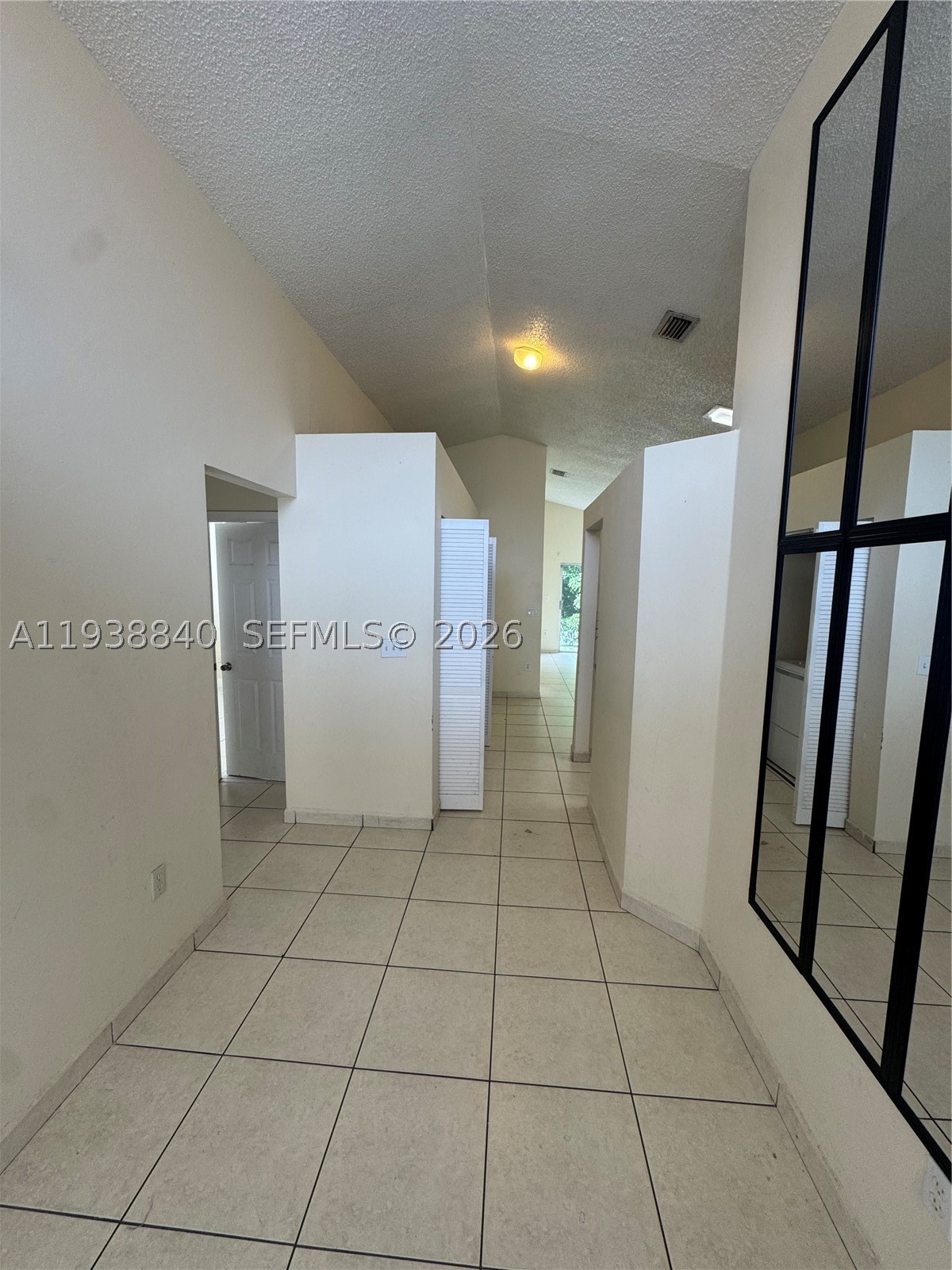 Miramar photo 2