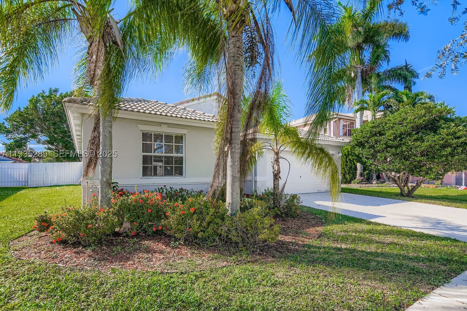 Pembroke Pines photo 4