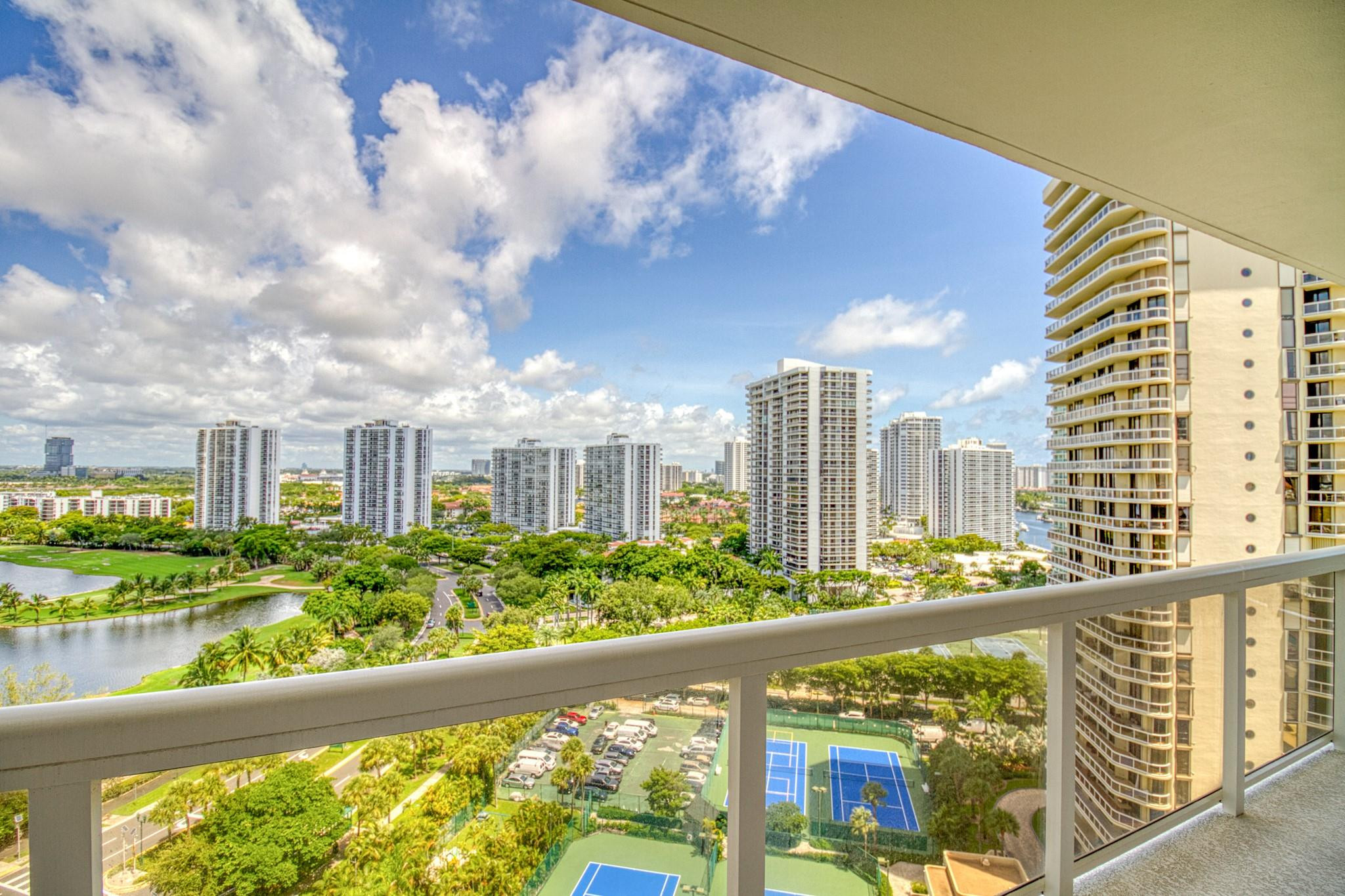 Aventura photo 3