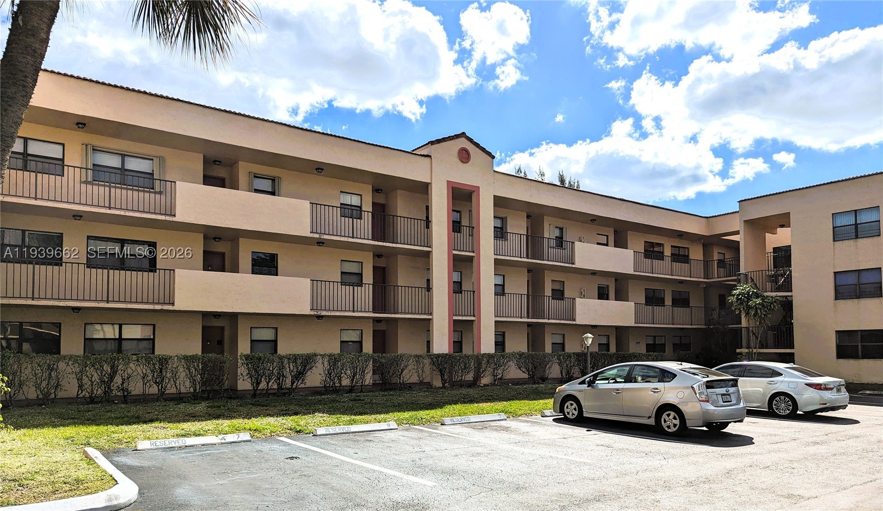 Miramar photo 1