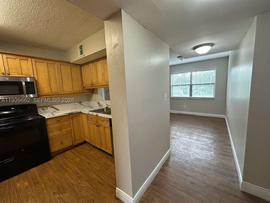 Miramar photo 3
