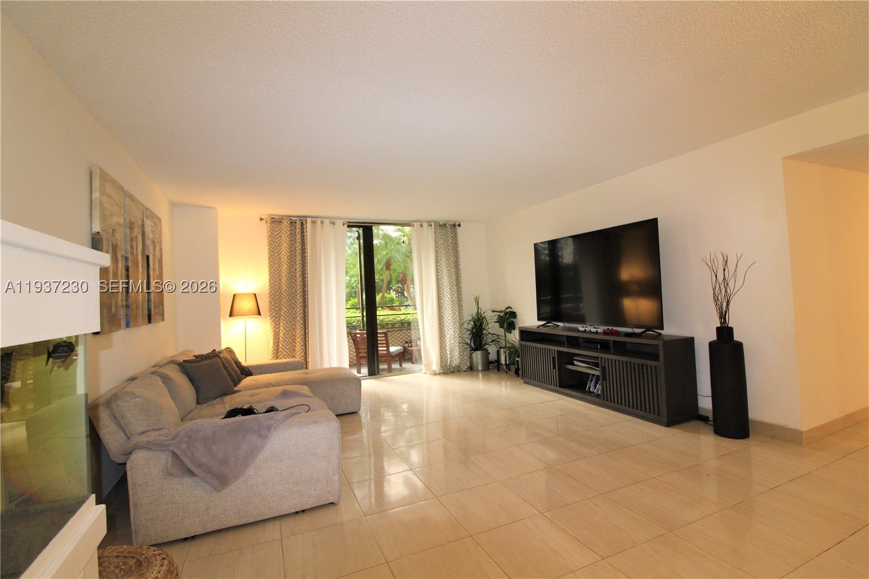 Hallandale Beach photo 3