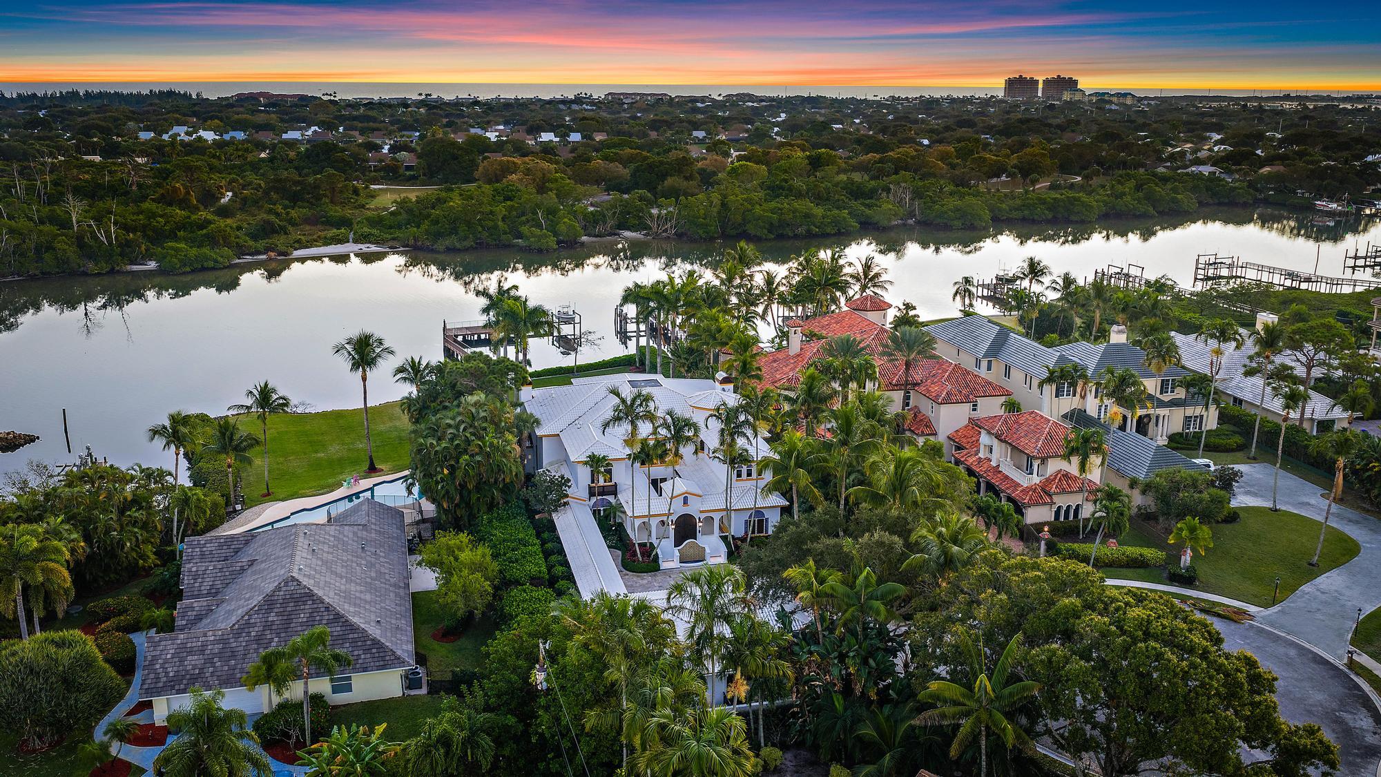 Palm Beach Gardens photo 1