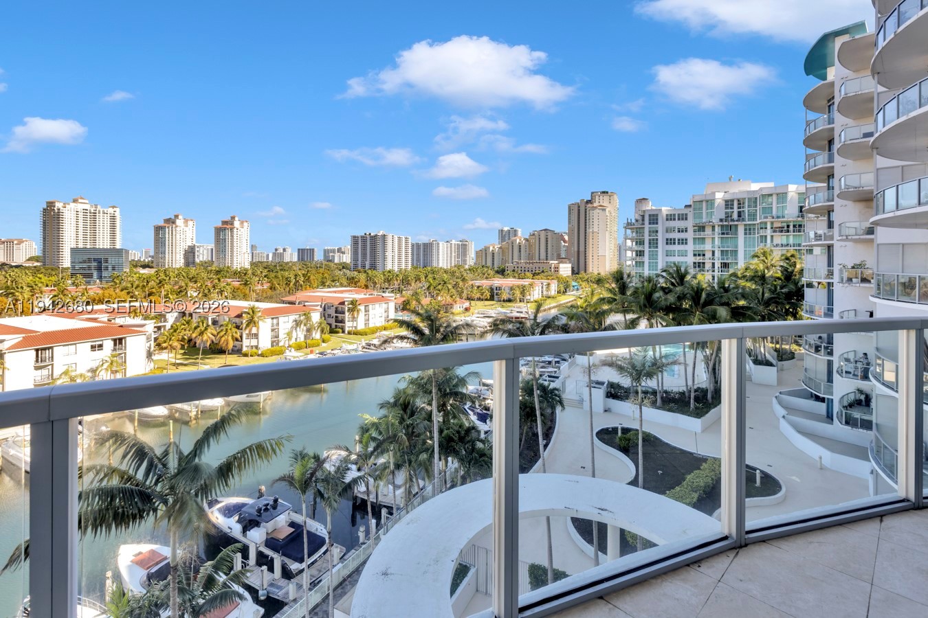 Aventura photo 2