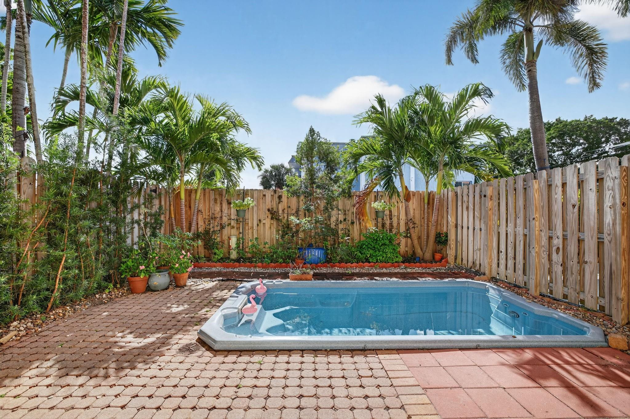 Wilton Manors photo 3