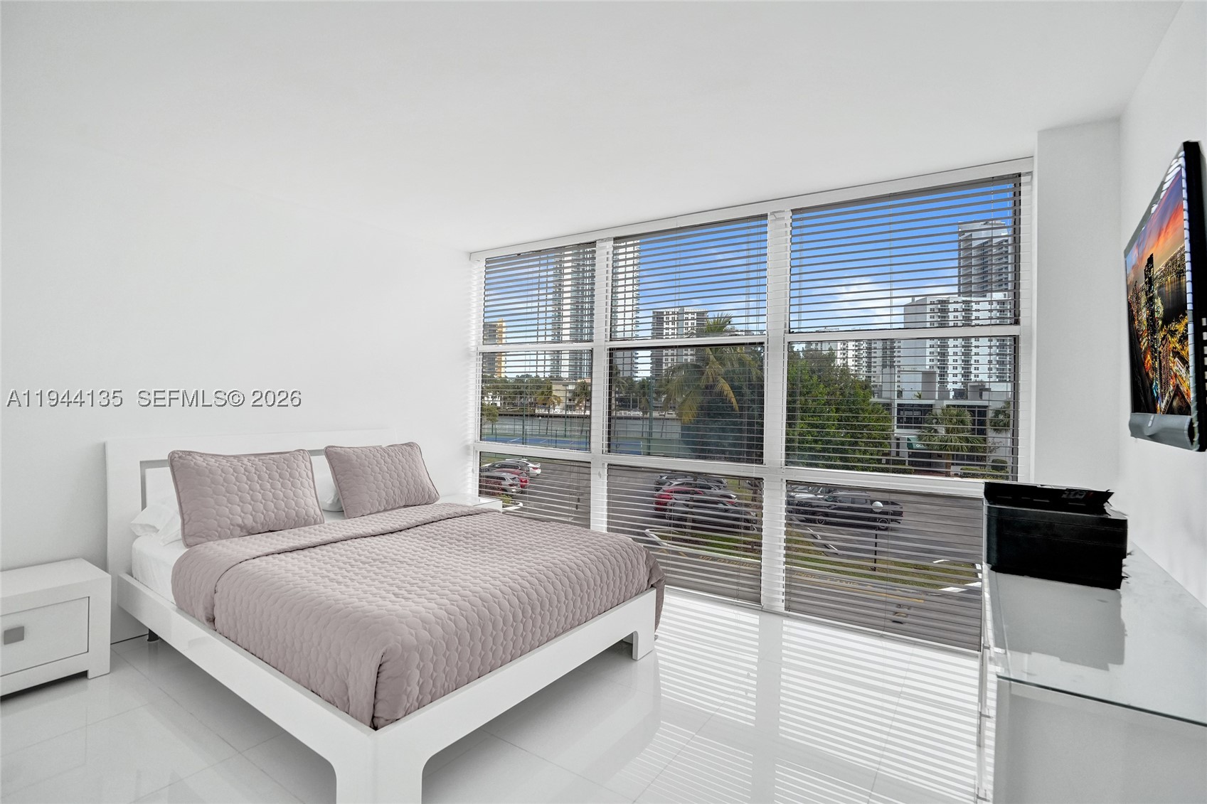 Hallandale Beach photo 4