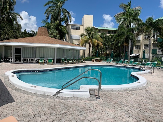 Hallandale Beach photo 1