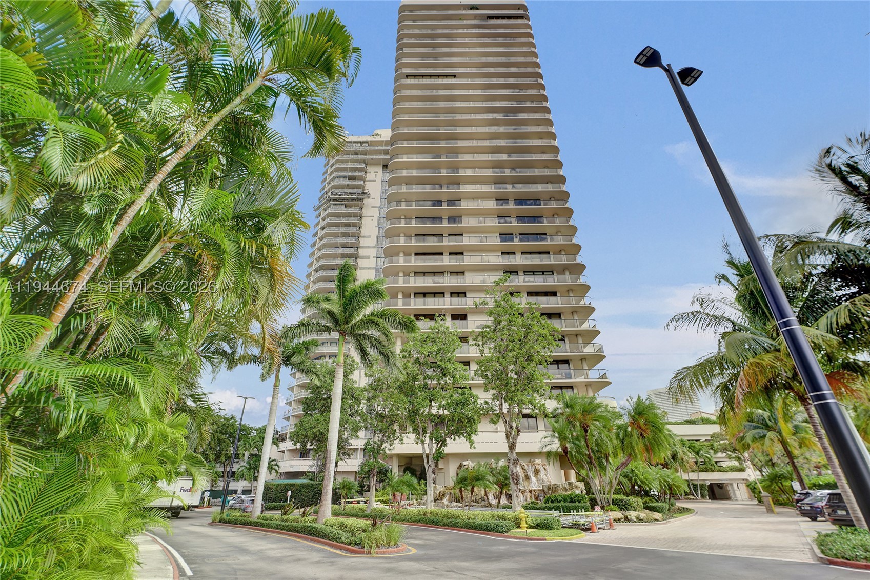 Aventura photo 1