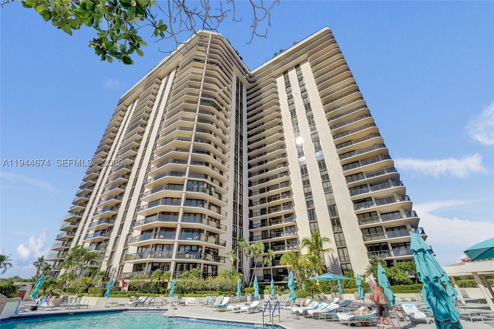 Aventura photo 2