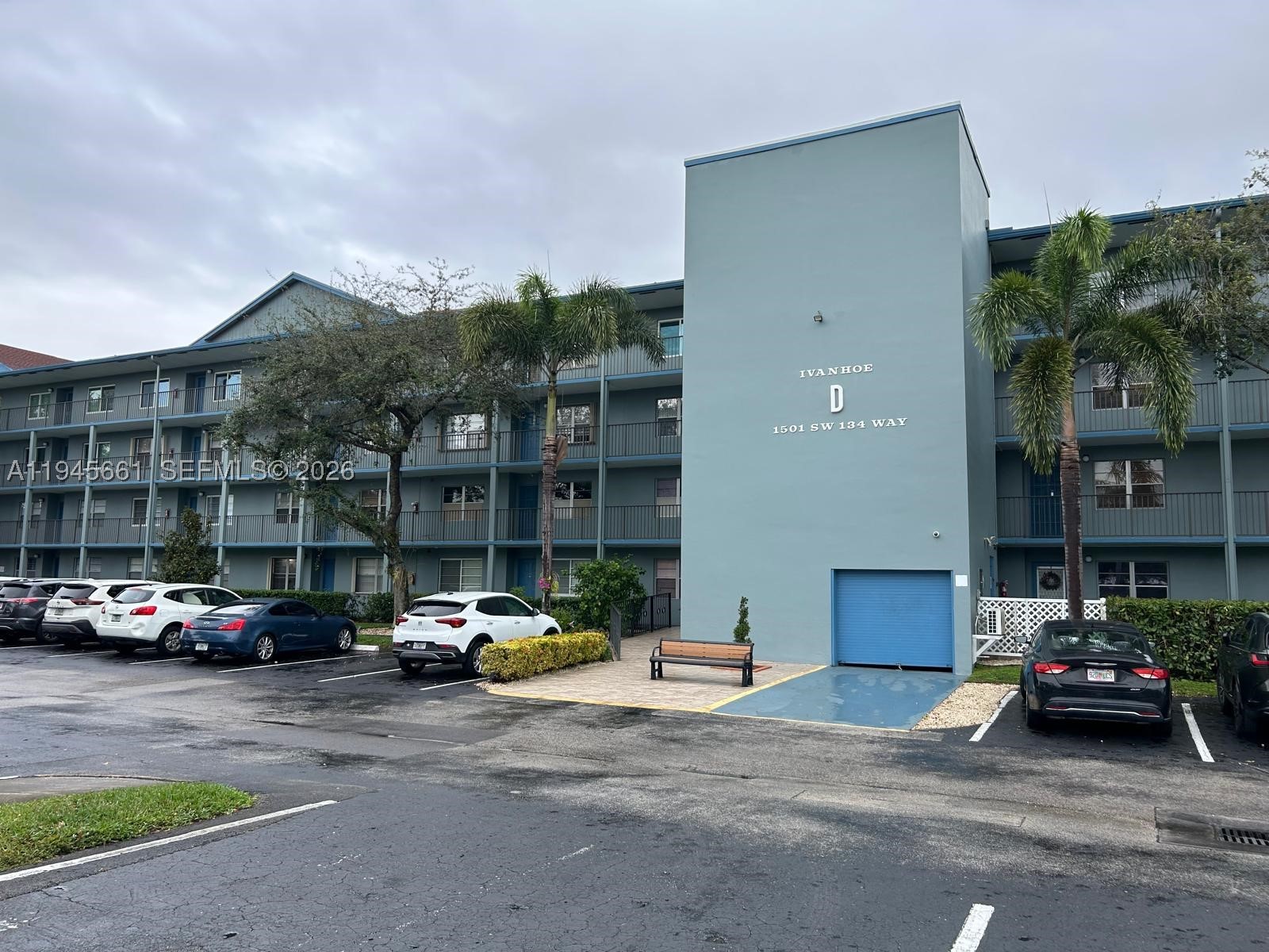 Pembroke Pines photo 1