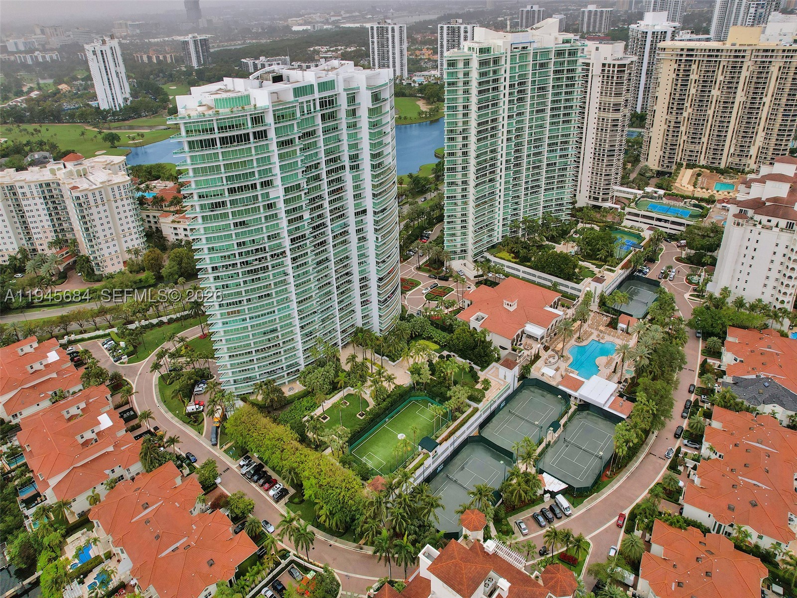Aventura photo 1