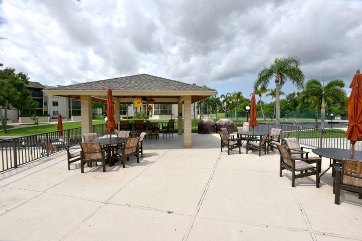 Palm Beach Gardens photo 1