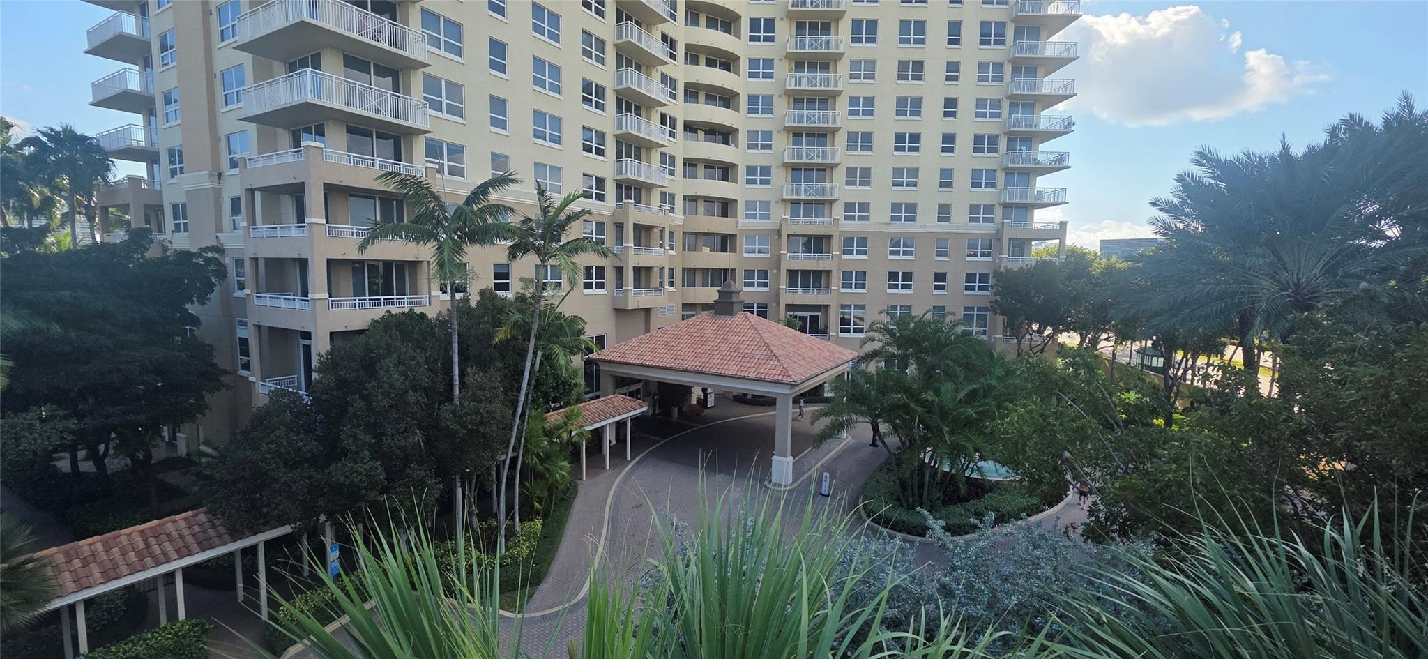 Aventura photo 2