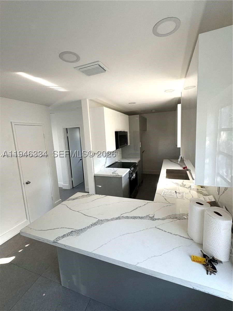 North Miami photo 4
