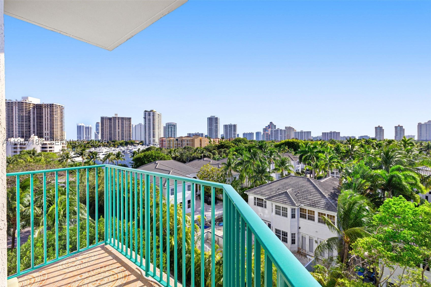 Aventura photo 3